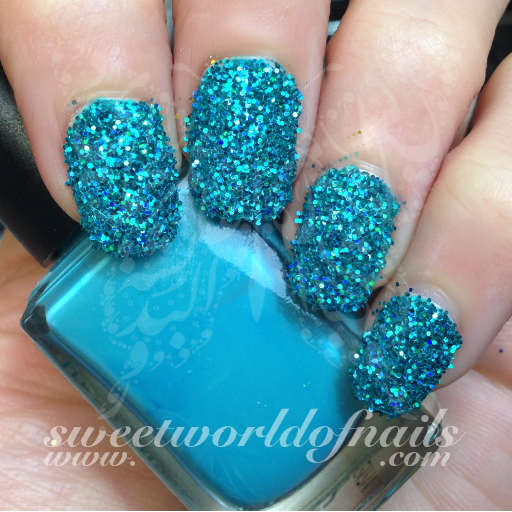 turquoise nails