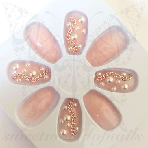 Pearl 3D Jeweled Fake Nails Falsies / 24 Nails